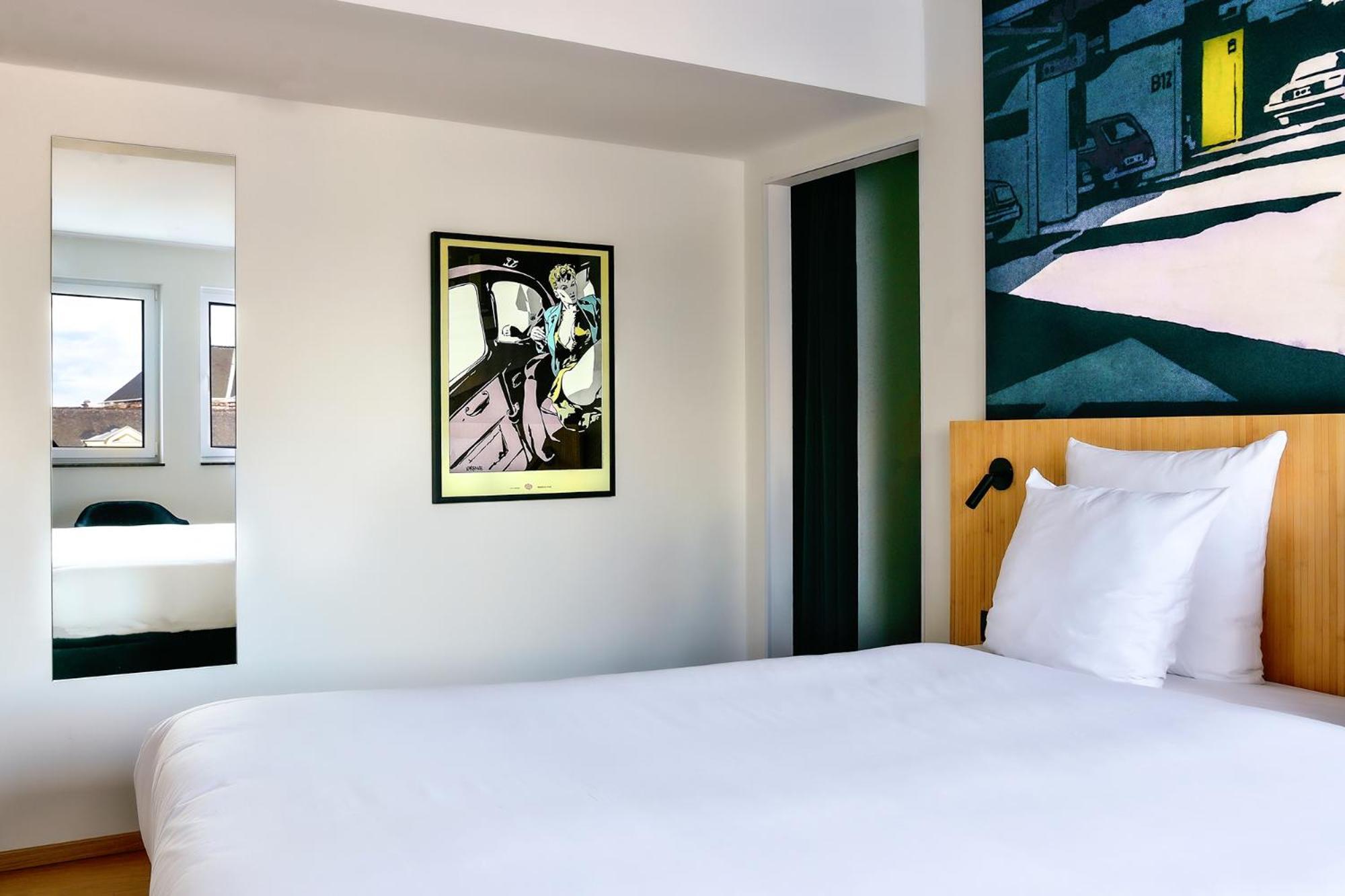 Comic Art Hotel ヘント エクステリア 写真